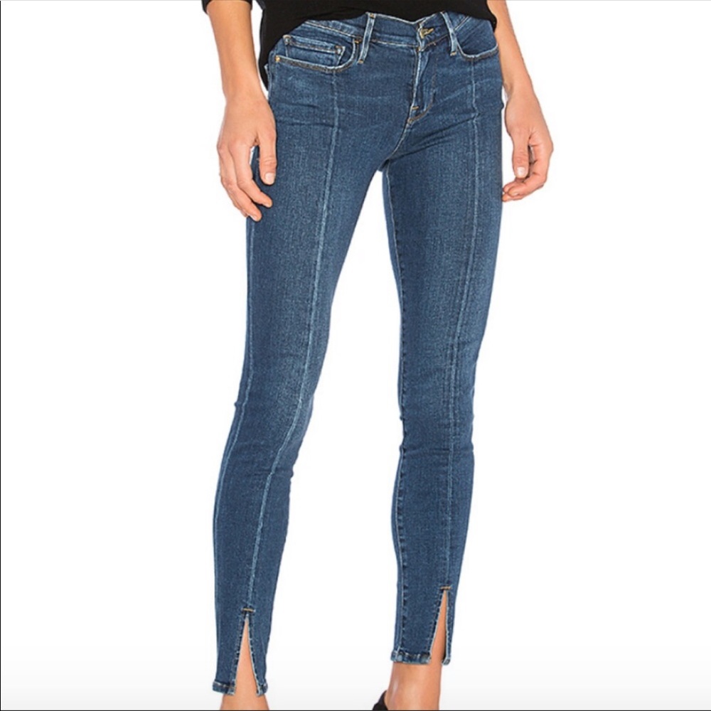 Frame Le skinny de Jeanne jeans.